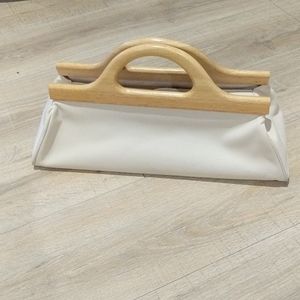 Cute white purse with wooden handles!